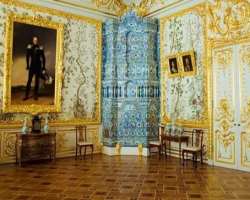 The portrait Hall is decorated with paintings of E The portrait Hall is decorated with paintings of Empress Catherine I and Empress Elizabeth Petrovna, Empress Catherine II. Also a painting of Natalya